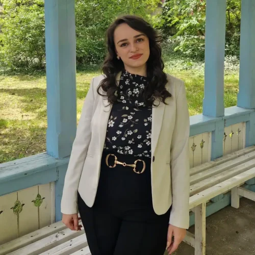 Ariana , profesor de Limba și literatura română la VirtualSchool